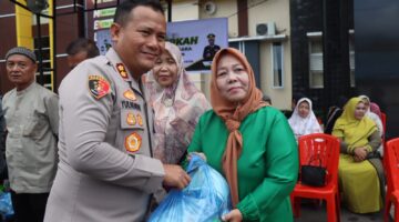 Polres Aceh Tenggara Salurkan Bantuan Sosial, Wujud Kepedulian untuk Warakauri dan Purnawirawan Polri
