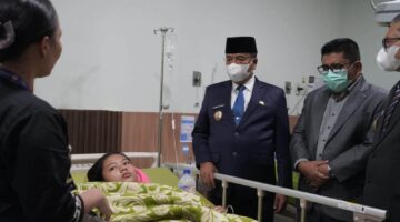 Sigap Tangani Dugaan Keracunan MBG, Bupati Karo Bersama Forkopimda Tinjau Pasien