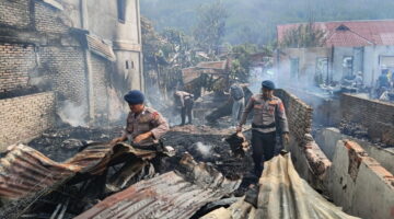 Quick Respon Brimob Polda Aceh Pasca Kebakaran Rumah Warga di Desa Ulun Tanoh Gayo Lues
